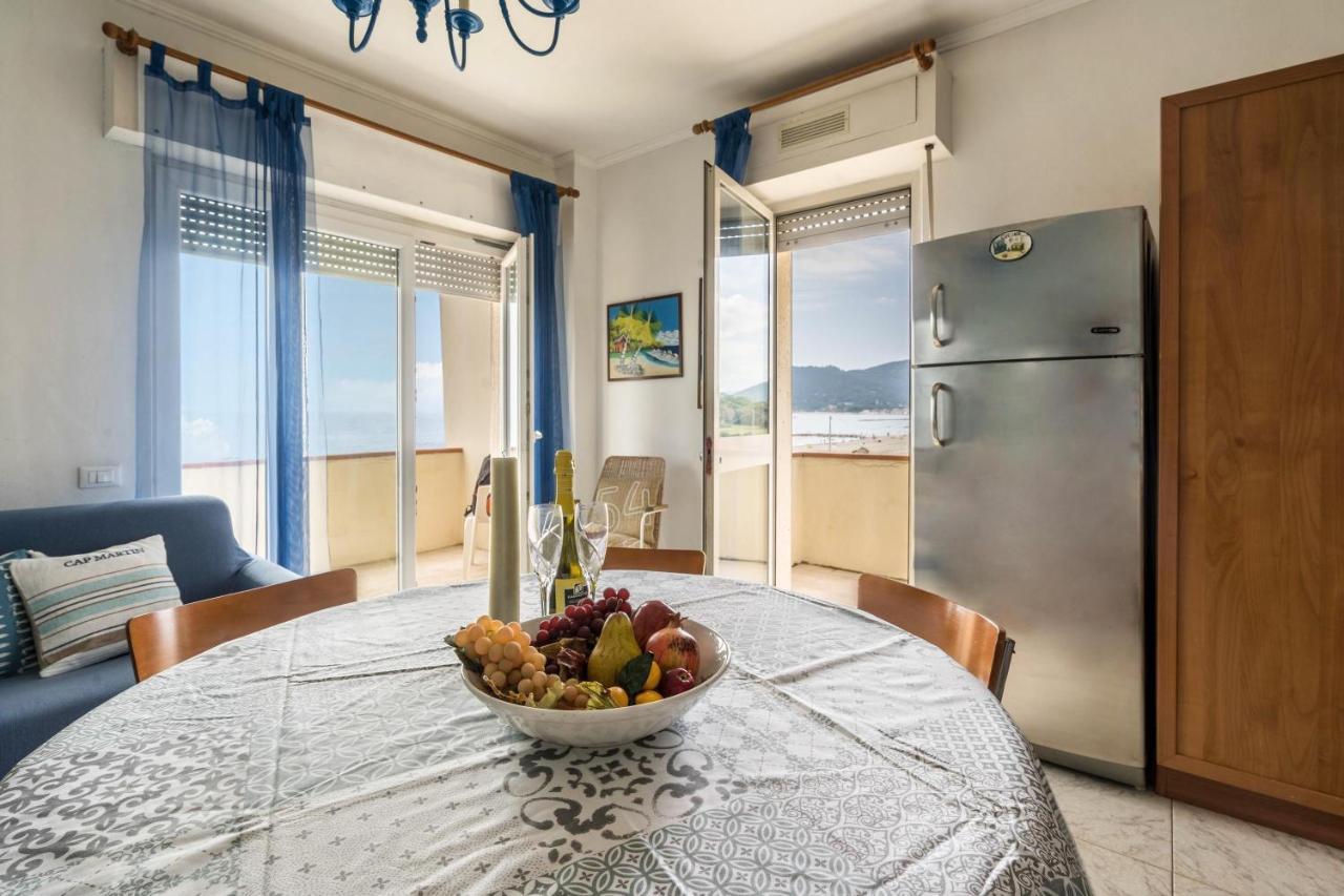 Casa Bea Marinella Apartment Маринела ди Сарцана Екстериор снимка