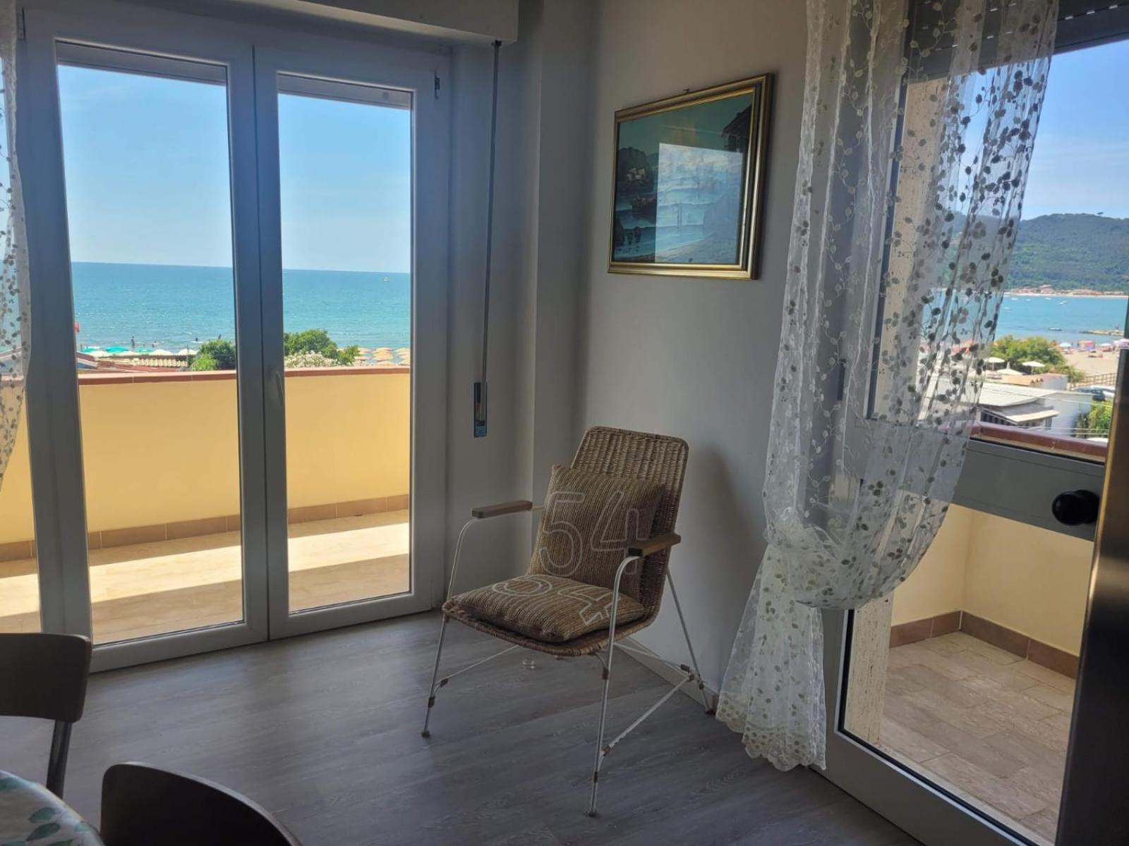 Casa Bea Marinella Apartment Маринела ди Сарцана Екстериор снимка